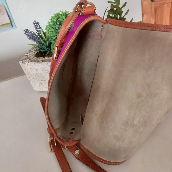 Dooney & Bourke Vogue Saddle Flap Bag 1990's - Picture 11 of 12